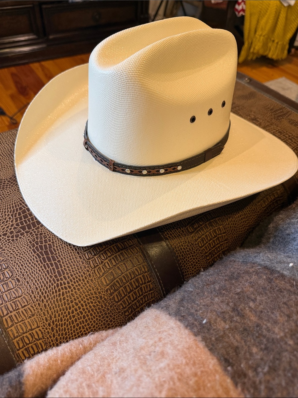 Cream Straw Western Cowboy Hat with Decorative Brown Hatband